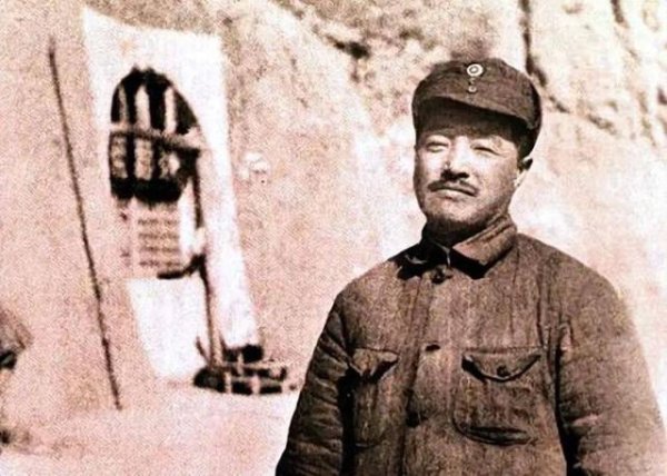 贺龙指挥完这场大胜仗后，为什么突然在一线“消失”了？