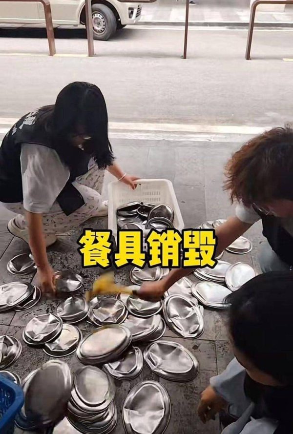 市监部门介入“宠物狗烤肉店偷吃餐食”事件 律师解读：携宠就餐该如何平衡权责？