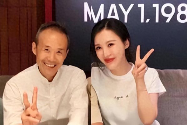 相爱15年抵不过残酷现实! 75岁王石垂垂老矣, 45岁田朴珺貌美如花